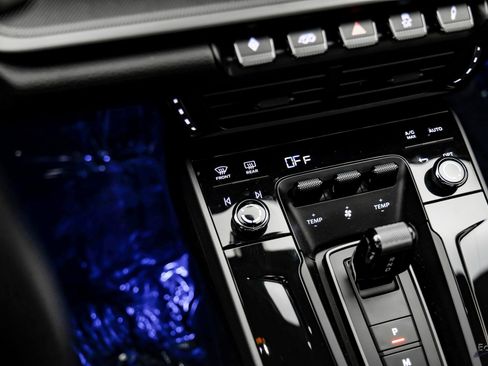 Used 2025 Porsche 911 Carrera image 62