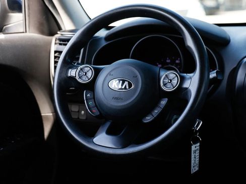 Used 2017 Kia Soul + image 25