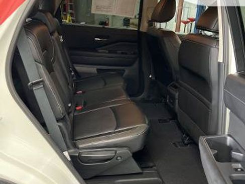 Certified 2024 Nissan Pathfinder SL AWD/4WD image 21