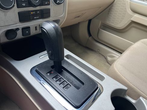 Used 2009 Ford Escape XLT image 19