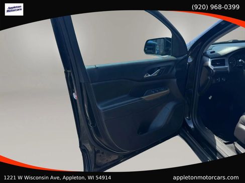 Used 2017 GMC Acadia SLE AWD/4WD image 18