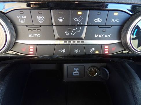 Certified 2022 Ford Escape SE w/ SE Sport Appearance Package image 14