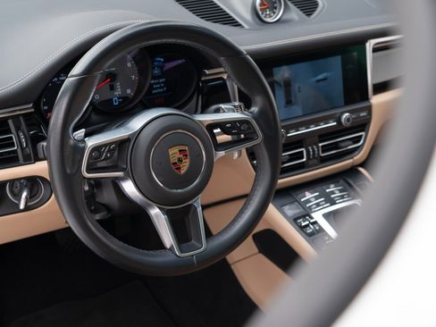 Certified 2021 Porsche Macan S image 19