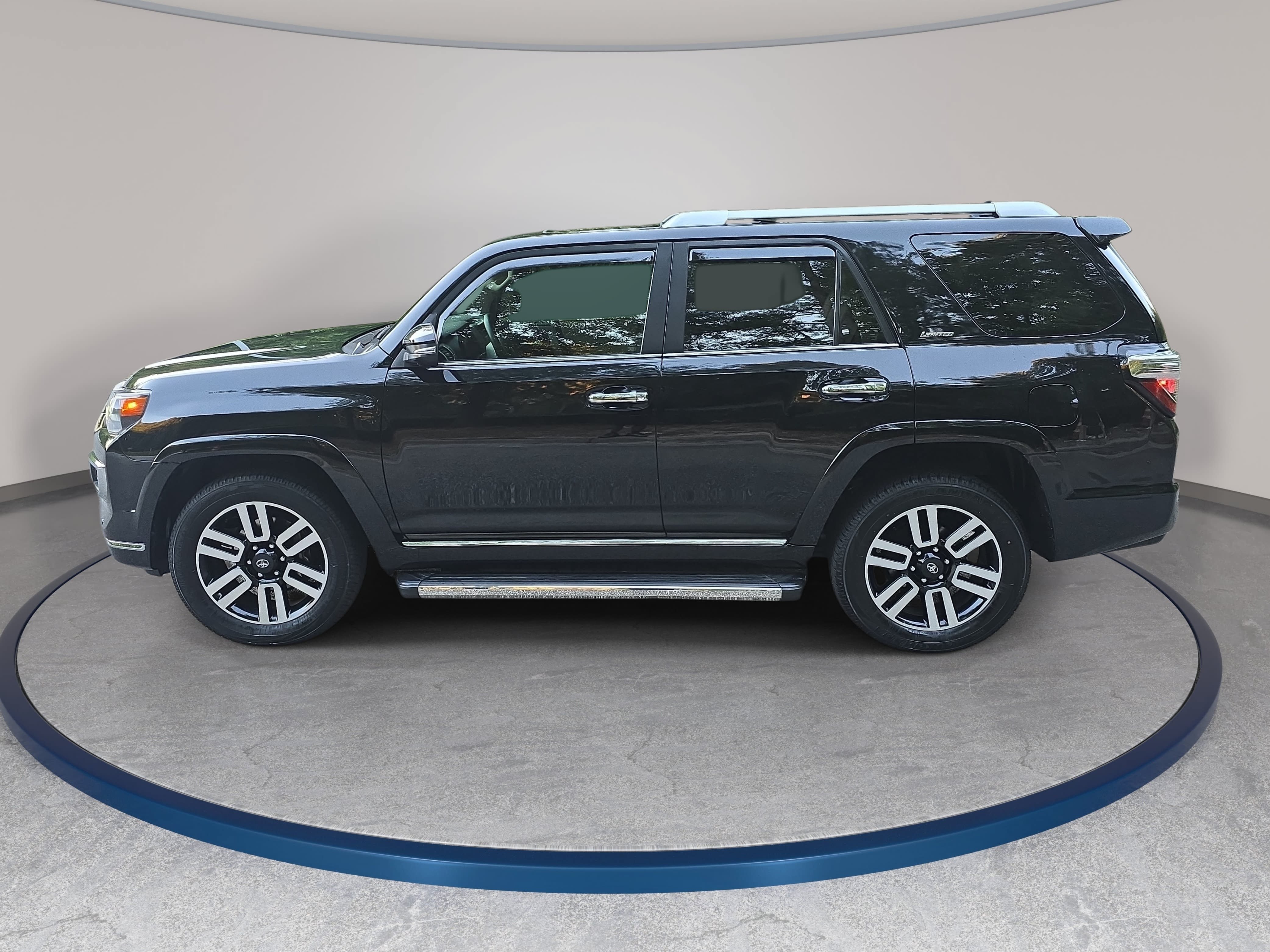 Used 2024 Toyota 4Runner Limited AWD/4WD image 8