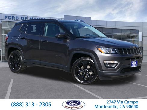 Used 2019 Jeep Compass Latitude FWD image 1