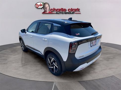 New 2026 Nissan Kicks SV image 4