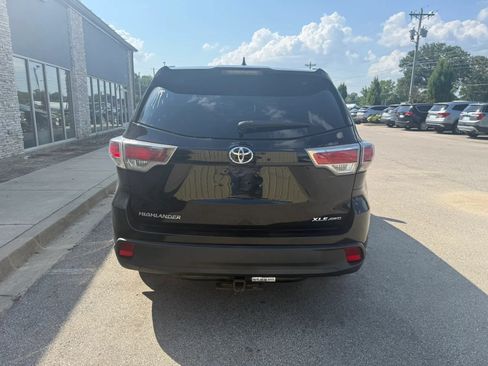 Used 2016 Toyota Highlander XLE AWD/4WD image 6