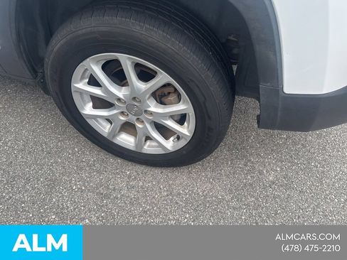 Used 2018 Jeep Cherokee Latitude FWD image 14