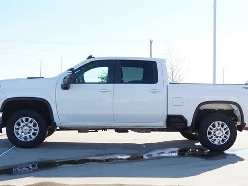 Used 2021 Chevrolet Silverado 2500 LT w/ Fleet Comfort Package image 6