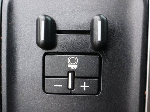 Used 2019 Chevrolet Silverado 1500 LT w/ All Star Edition image 19