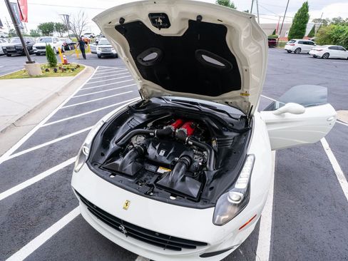 Used 2015 Ferrari California T RWD image 48