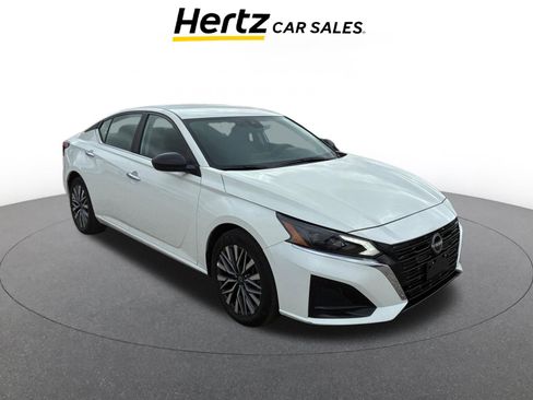 Used 2025 Nissan Altima 2.5 SV FWD image 1