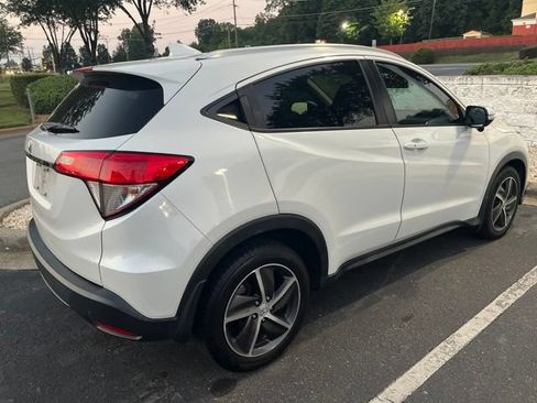 Used 2022 Honda HR-V EX-L image 3