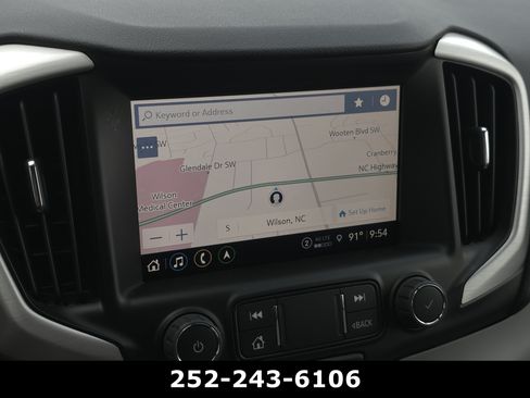 Used 2024 GMC Terrain SLE w/ Driver Convenience Package FWD image 17