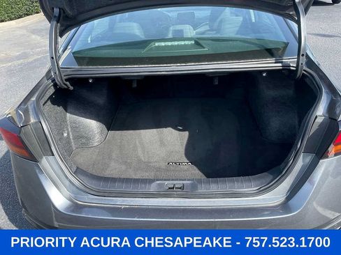 Used 2025 Nissan Altima 2.5 SV FWD image 21