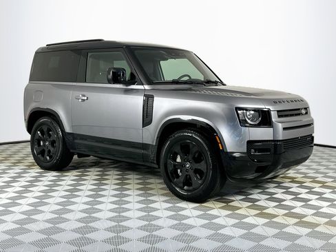 Used 2023 Land Rover Defender 90 X-Dynamic SE image 3