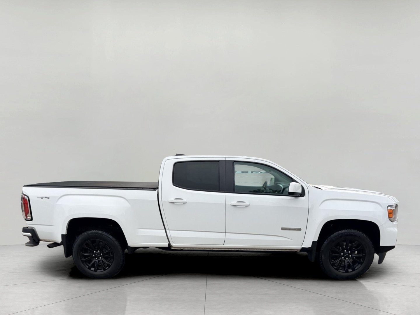 Used 2022 GMC Canyon Elevation w/ Elevation Premium Package AWD/4WD image 4