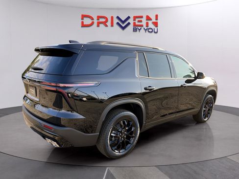 New 2026 Chevrolet Traverse LT w/ Midnight/Sport Edition image 4