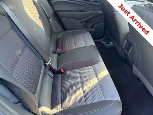 Used 2025 Chevrolet Trax LT FWD image 15