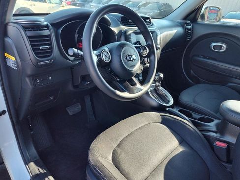 Used 2018 Kia Soul + FWD image 16