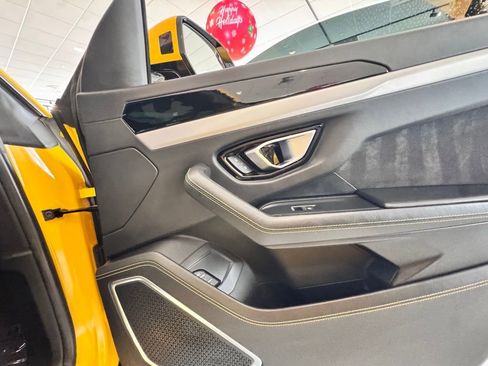 Used 2021 Lamborghini Urus image 28