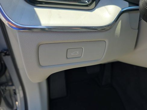 New 2026 Volvo XC60 B5 Ultra w/ Protection Package Premier AWD/4WD image 12