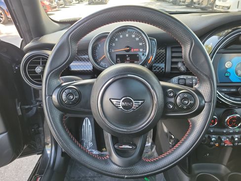 Used 2019 MINI Cooper S image 25