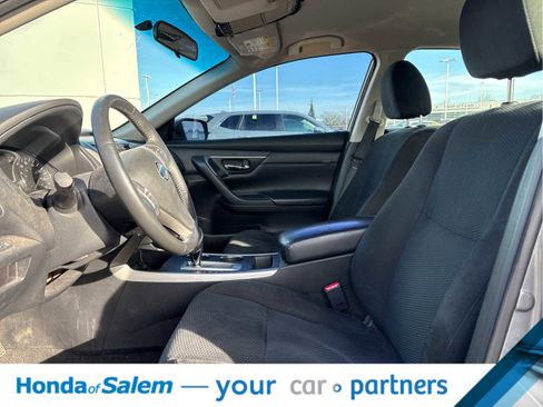 Used 2015 Nissan Altima 2.5 SV image 3