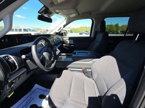 Used 2025 Ford Expedition Max Active AWD/4WD image 5