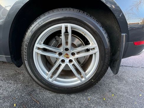 Used 2021 Porsche Macan image 27