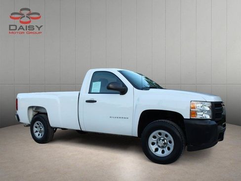 Used 2013 Chevrolet Silverado 1500 W/T RWD image 3