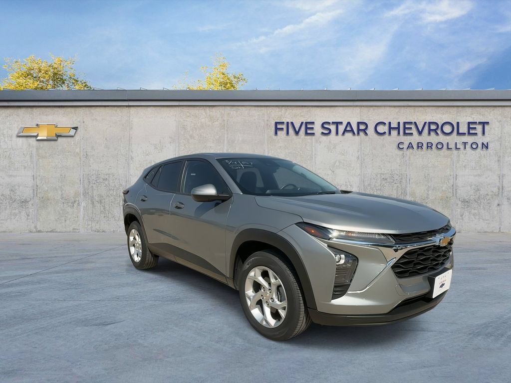 Certified 2024 Chevrolet Trax LS w/ LS Convenience Package FWD image 2
