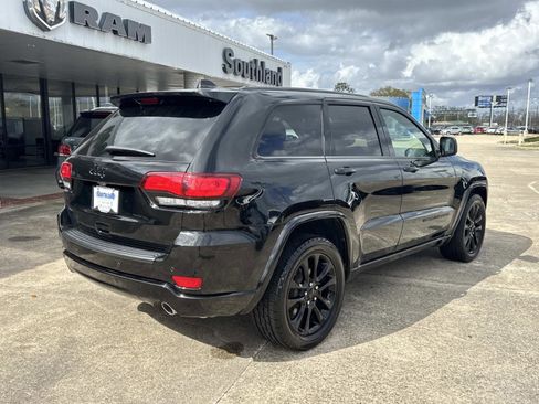 Used 2021 Jeep Grand Cherokee Laredo X image 7