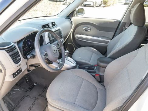 Used 2016 Kia Soul EV FWD image 16