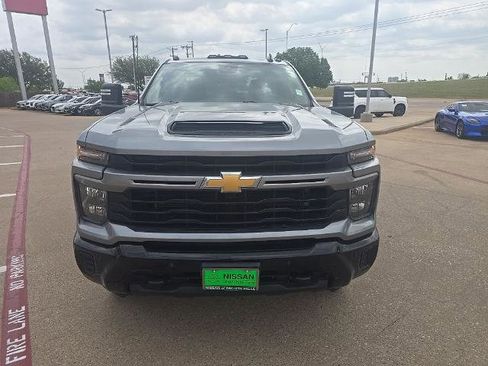 Used 2025 Chevrolet Silverado 2500 Custom w/ Custom Value Package image 8
