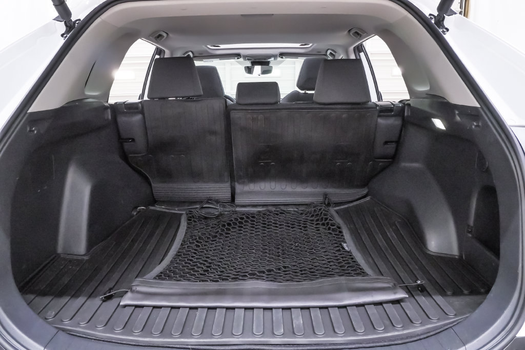 Used 2024 Toyota RAV4 XLE w/ Convenience Package FWD image 30