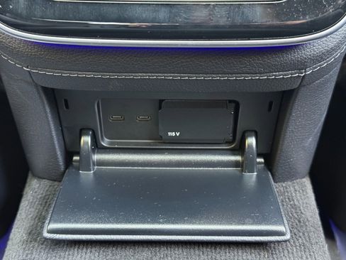 Used 2022 Mercedes-Benz S 500 4MATIC w/ AMG Line Package image 41