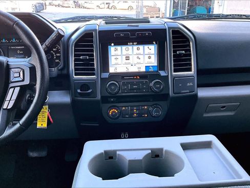 Used 2016 Ford F150 XLT w/ Equipment Group 302A Luxury image 7