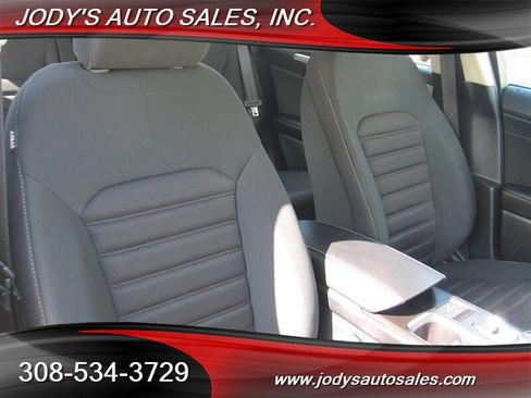 Used 2018 Ford Fusion SE FWD image 23