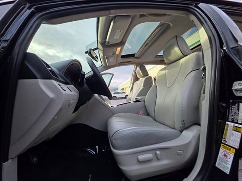 Used 2009 Toyota Venza AWD image 13