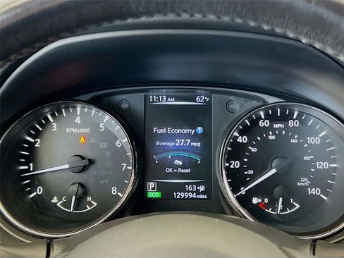 Used 2017 Nissan Rogue SV w/ SV Premium Package AWD/4WD image 20