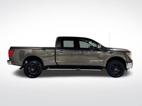 Used 2016 Nissan Titan SL image 10