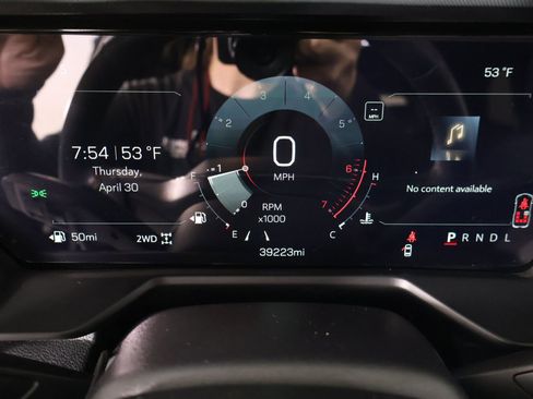 Used 2025 GMC Acadia AT4 AWD/4WD image 4
