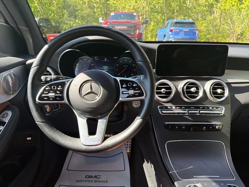 Used 2021 Mercedes-Benz GLC 300 4MATIC w/ AMG Line image 17