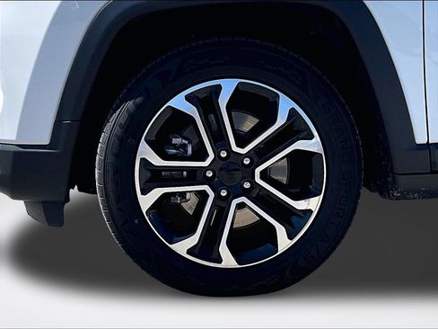 Used 2024 Jeep Compass Limited AWD/4WD image 10