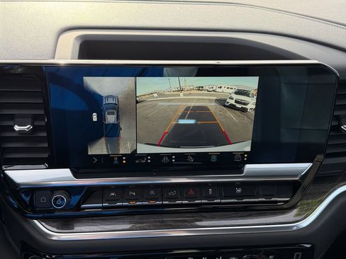 Used 2022 Chevrolet Silverado 1500 LTZ w/ Technology Package AWD/4WD image 11