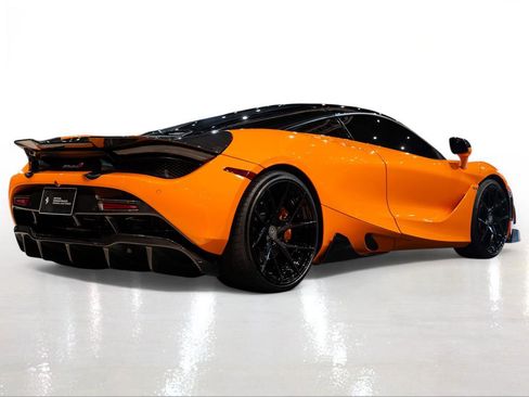 Used 2018 McLaren 720S RWD image 10