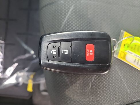 Used 2024 Toyota RAV4 XLE image 28