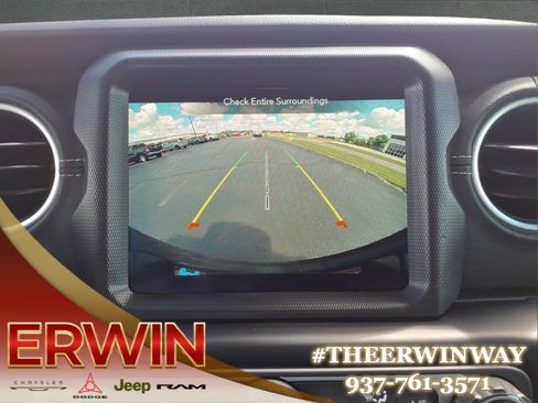 Used 2023 Jeep Wrangler Unlimited Sahara w/ Cold Weather Group AWD/4WD image 21