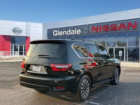 Certified 2023 Nissan Armada SL w/ Midnight Edition Package AWD/4WD image 4